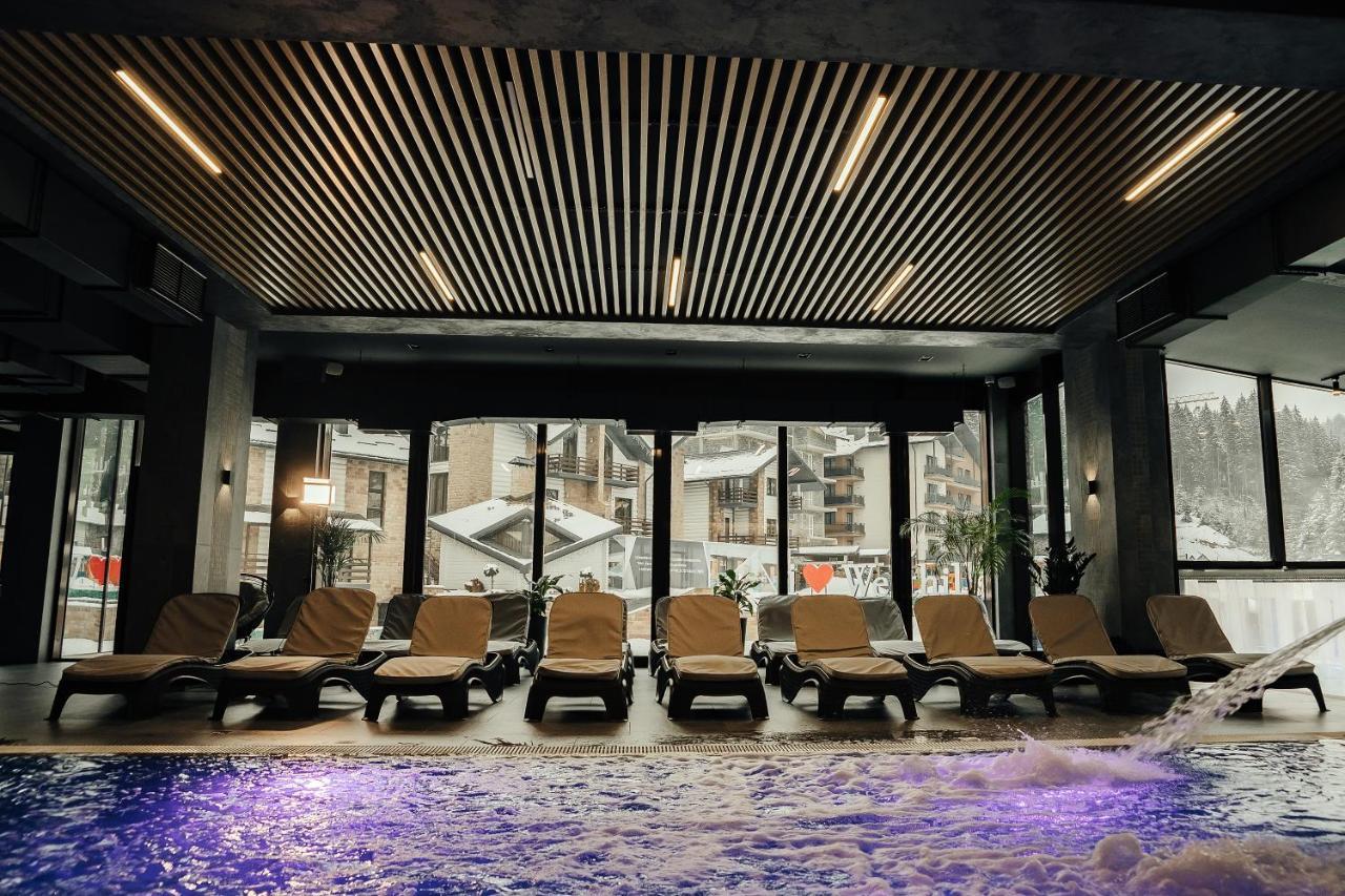 Westhills Cottage Town & Spa Boekovel Buitenkant foto