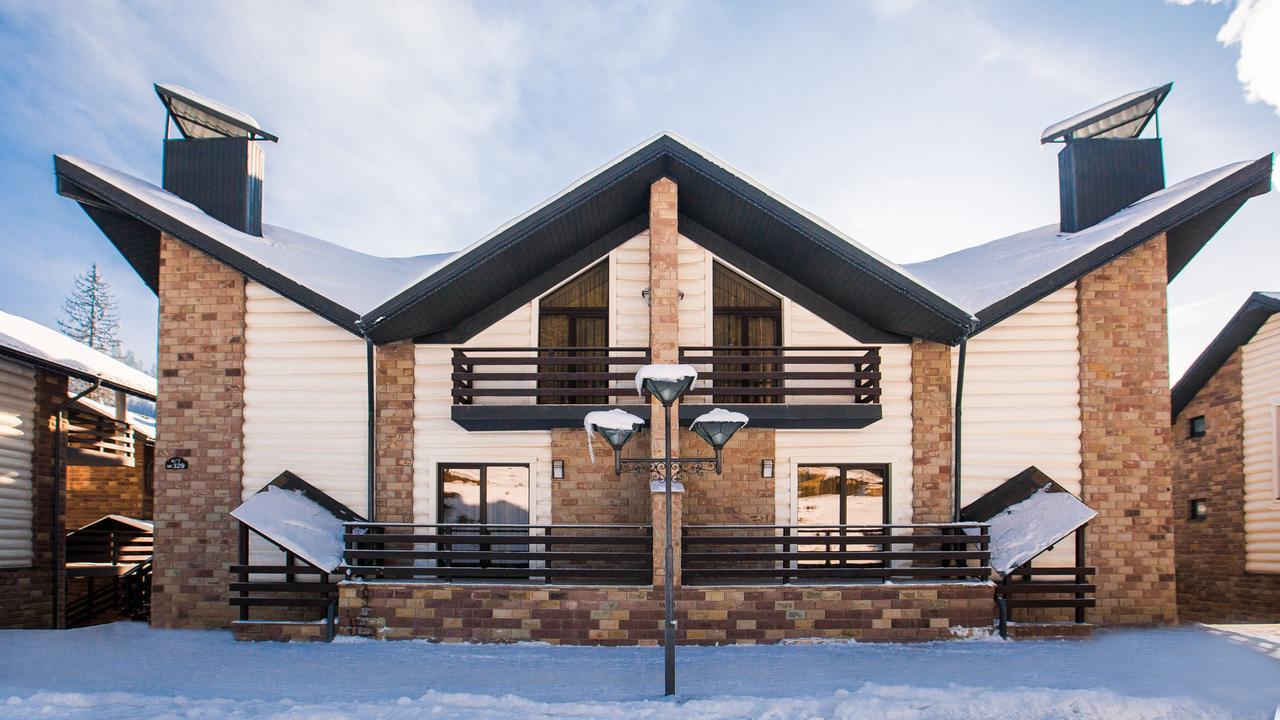 Westhills Cottage Town & Spa Boekovel Buitenkant foto