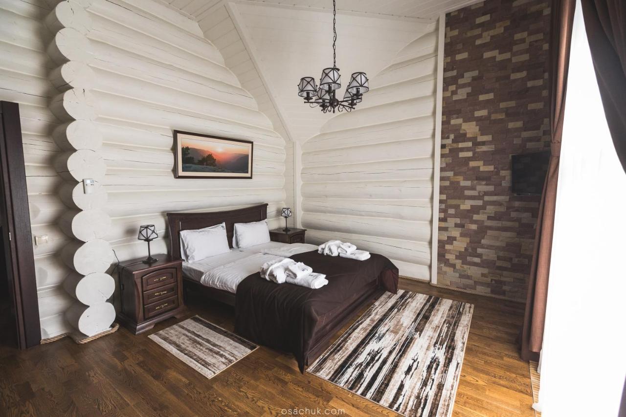 Westhills Cottage Town & Spa Boekovel Buitenkant foto