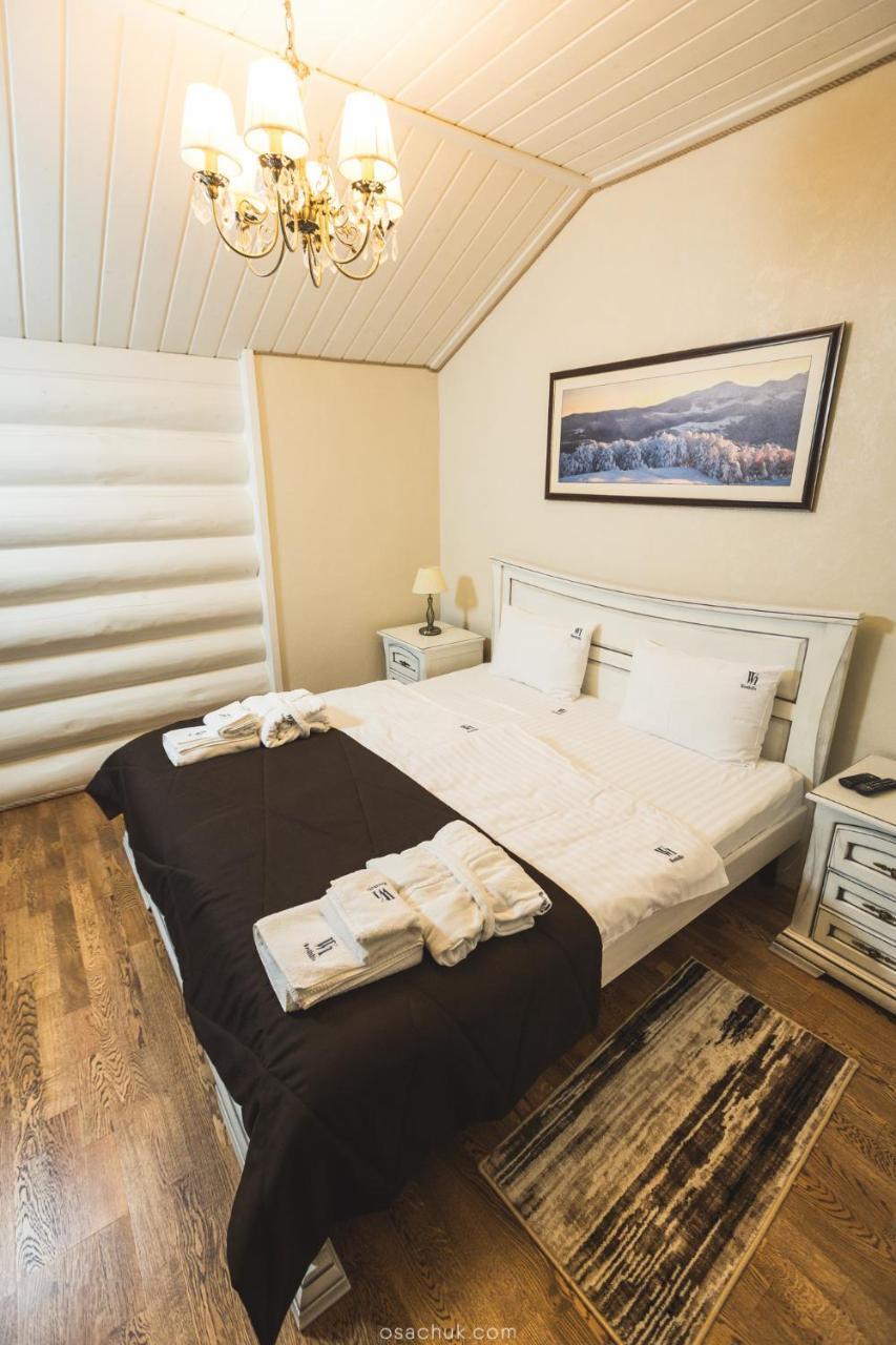 Westhills Cottage Town & Spa Boekovel Buitenkant foto