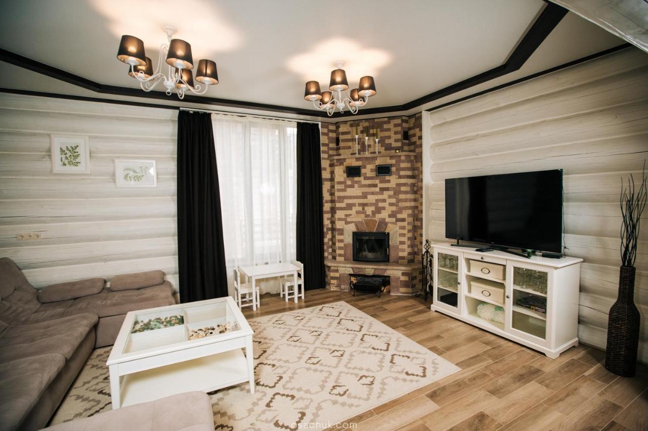 Westhills Cottage Town & Spa Boekovel Buitenkant foto