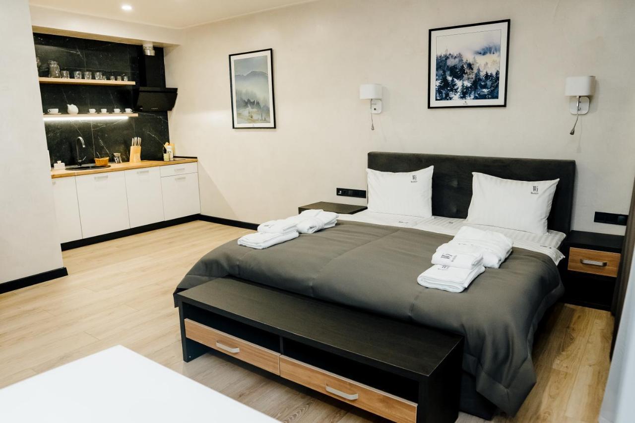 Westhills Cottage Town & Spa Boekovel Buitenkant foto